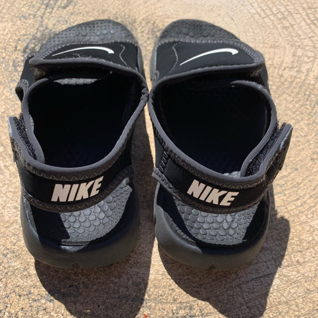 NIKE(ナイキ)のNIKE サンダル 18㎝ キッズ/ベビー/マタニティのキッズ靴/シューズ(15cm~)(サンダル)の商品写真