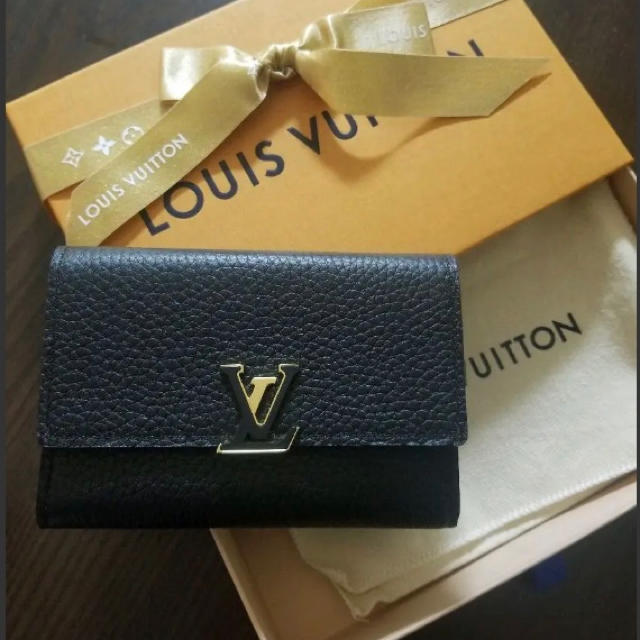 LOUIS VUITTON(ルイヴィトン)のたーな様専用 ヴィトン カプシーヌ 財布 レディースのファッション小物(財布)の商品写真