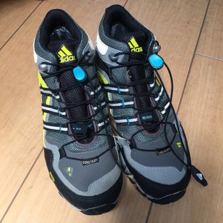 アディダス(adidas)のadidas ゴアテックス・トレッキングシューズ(登山用品)