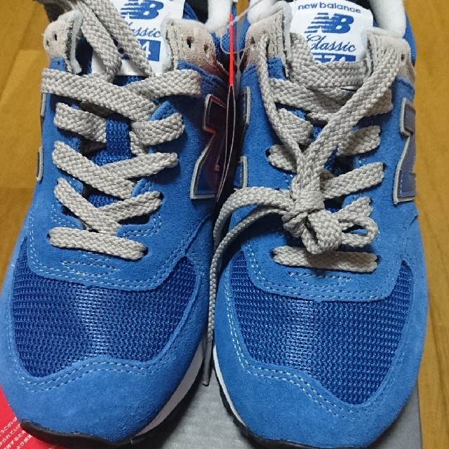 New Balance(ニューバランス)の専用！！ 新品ニューバランススニーカー  23.5㎝  レディースの靴/シューズ(スニーカー)の商品写真