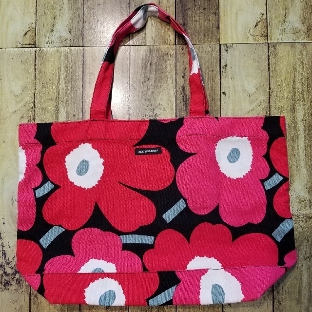 marimekko(マリメッコ)の
【キャサリンママ様専用】marimekko Unikko トート♡ レディースのバッグ(トートバッグ)の商品写真