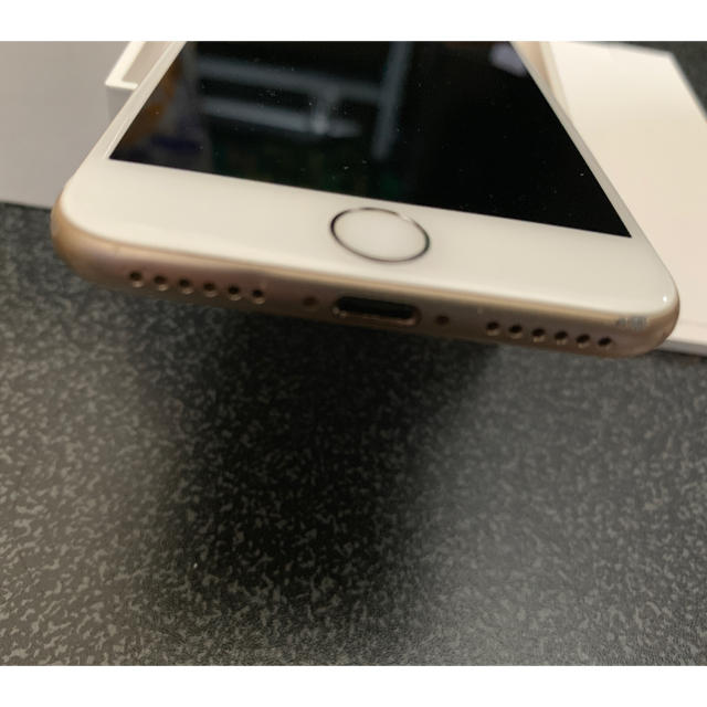 Apple(アップル)のiPhone7 中古品 スマホ/家電/カメラのスマートフォン/携帯電話(スマートフォン本体)の商品写真