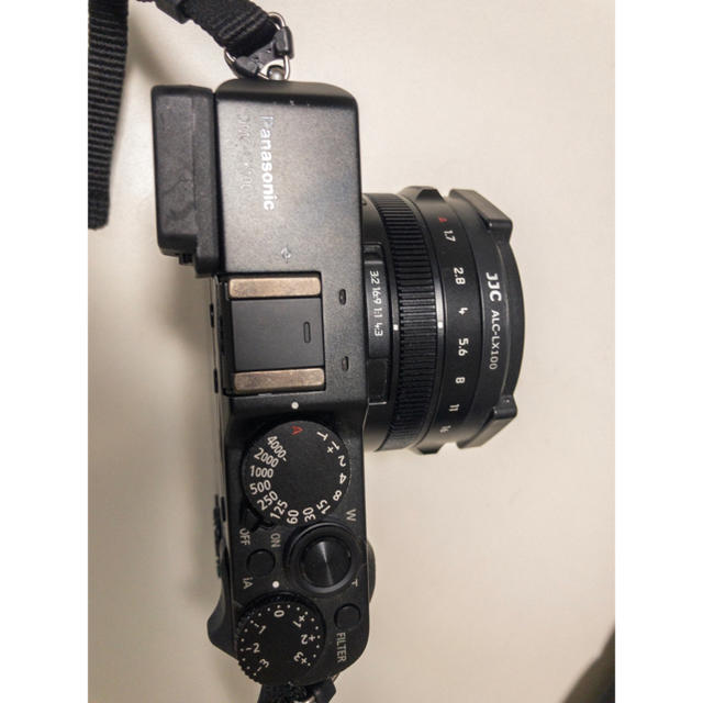 Panasonic(パナソニック)のLX100 自動開閉キャップ、sdカードなど スマホ/家電/カメラのカメラ(コンパクトデジタルカメラ)の商品写真