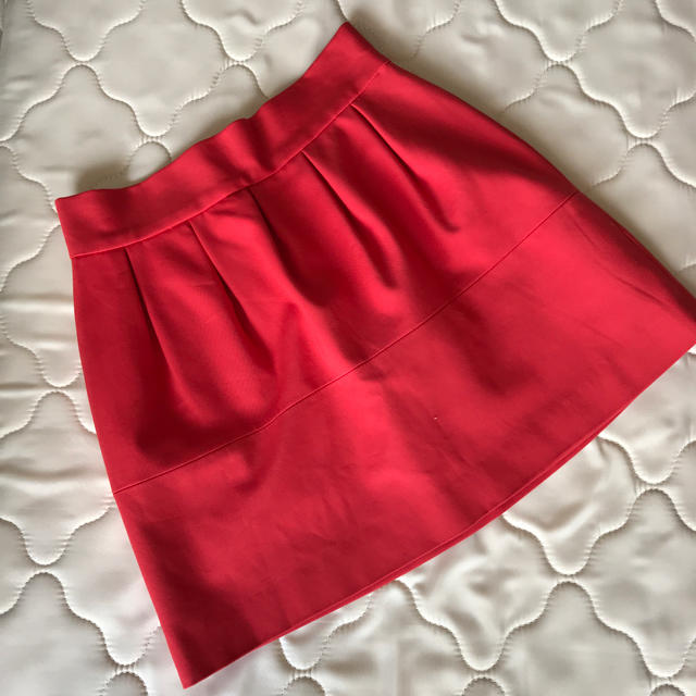 ZARA(ザラ)のZARA  レッドスカート レディースのスカート(ミニスカート)の商品写真