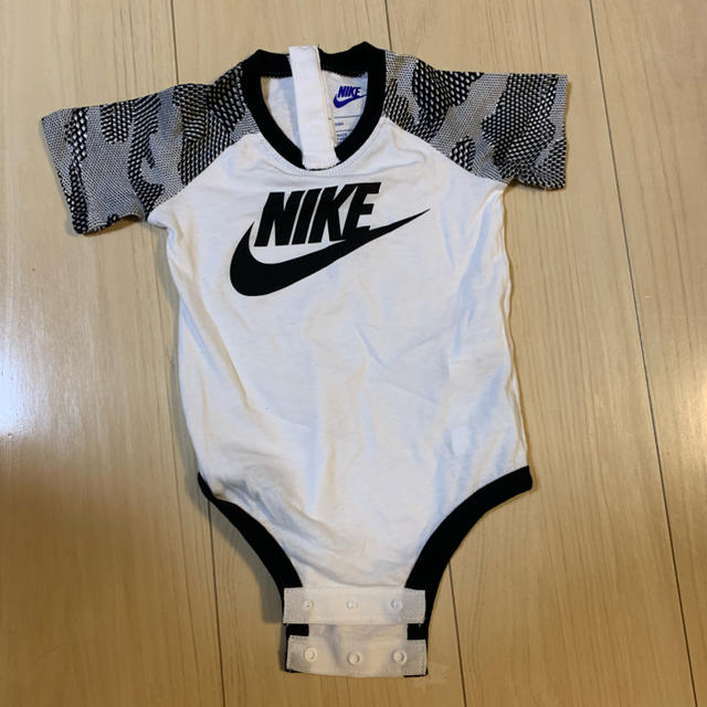 NIKE(ナイキ)のNIKE ロンパース キッズ/ベビー/マタニティのベビー服(~85cm)(ロンパース)の商品写真