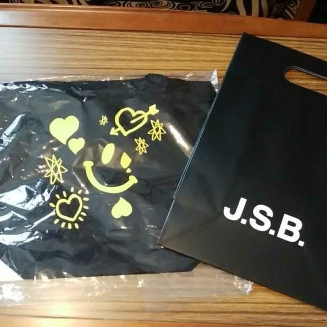 三代目 J Soul Brothers(サンダイメジェイソウルブラザーズ)の【4,500円から今日だけお値下げ】JSB LOVE バッグ エンタメ/ホビーのタレントグッズ(ミュージシャン)の商品写真