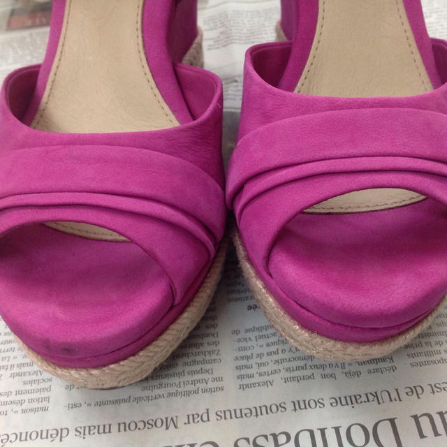 UGG(アグ)のUGG♡ルチアナ 23㎝美品サンダル レディースの靴/シューズ(サンダル)の商品写真