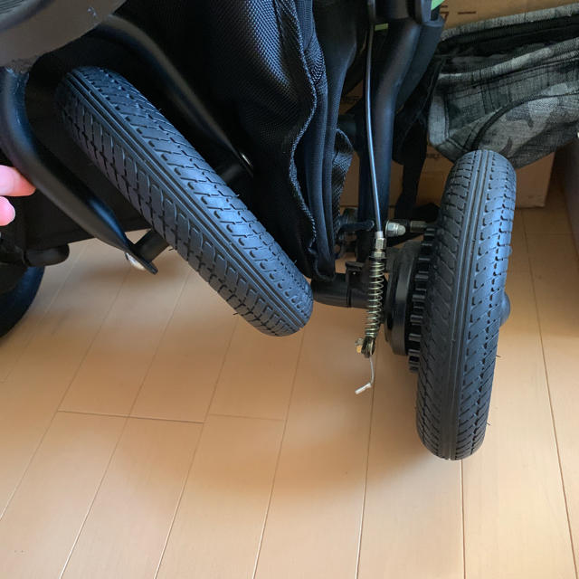 AIRBUGGY(エアバギー)のまり様専用 エアバギー グリーン 付属品多数あり キッズ/ベビー/マタニティの外出/移動用品(ベビーカー/バギー)の商品写真