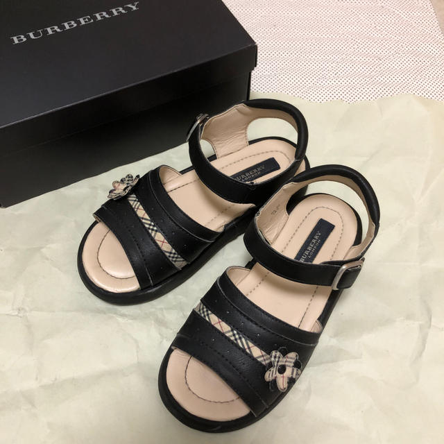 BURBERRY(バーバリー)のバーバリー Burberry サンダル 19㎝ キッズ/ベビー/マタニティのキッズ靴/シューズ(15cm~)(サンダル)の商品写真