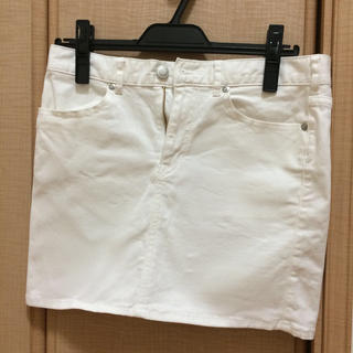 ジーユー(GU)の白スカート(ミニスカート)