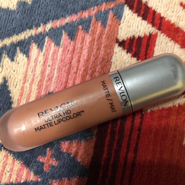 REVLON(レブロン)のレブロン♡ウルトラ HDマットリップカラー♡ベージュ♡14SEDUCTION コスメ/美容のベースメイク/化粧品(口紅)の商品写真