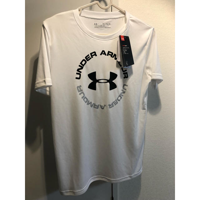 UNDER ARMOUR(アンダーアーマー)のアンダーアーマー ジュニア Tシャツ サイズXL キッズ/ベビー/マタニティのキッズ服男の子用(90cm~)(Tシャツ/カットソー)の商品写真