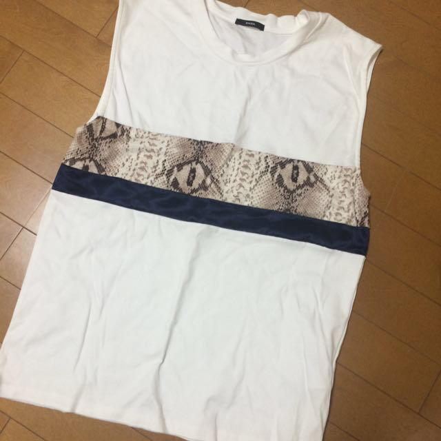 EMODA(エモダ)のEMODA♡パイソン柄ノースリーブT レディースのトップス(Tシャツ(半袖/袖なし))の商品写真