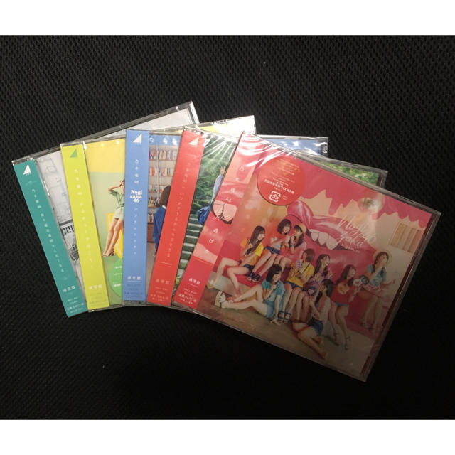 乃木坂46(ノギザカフォーティーシックス)の乃木坂46 CD5枚セット エンタメ/ホビーのCD(ポップス/ロック(邦楽))の商品写真