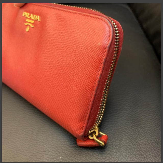 PRADA(プラダ)のプラダ PRADA 長財布 ラウンドファスナー サフィアーノ レッド レディースのファッション小物(財布)の商品写真