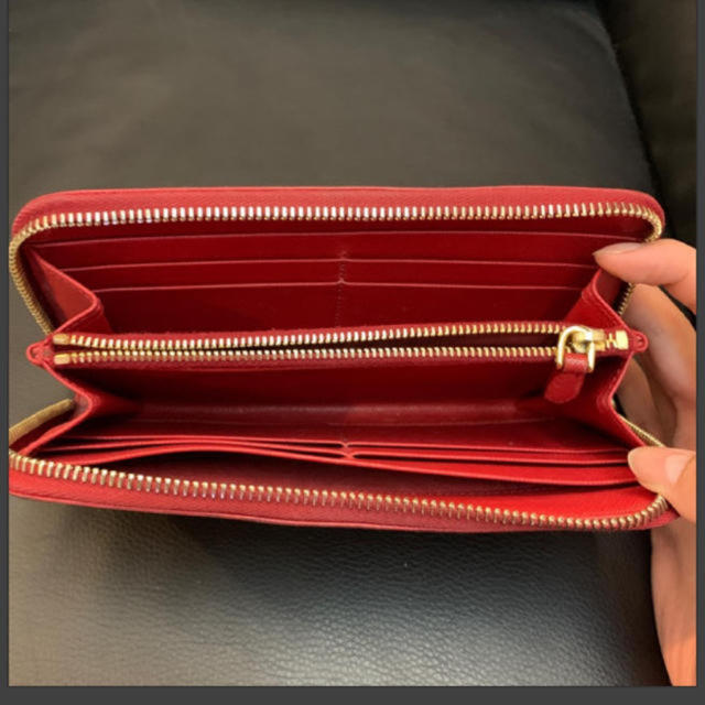 PRADA(プラダ)のプラダ PRADA 長財布 ラウンドファスナー サフィアーノ レッド レディースのファッション小物(財布)の商品写真