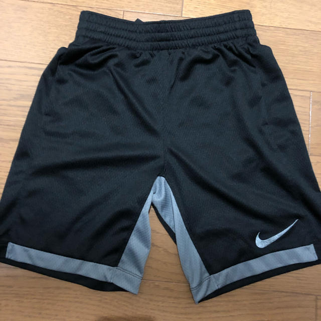 NIKE(ナイキ)のまいち様専用！ナイキ ハーフパンツ キッズ/ベビー/マタニティのキッズ服男の子用(90cm~)(パンツ/スパッツ)の商品写真