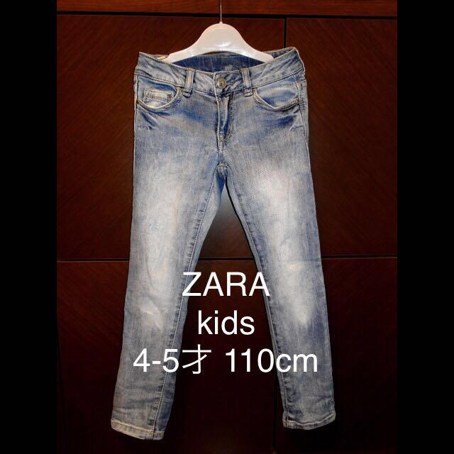 ZARA KIDS(ザラキッズ)のZARA kids デニムパンツ110 キッズ/ベビー/マタニティのキッズ服女の子用(90cm~)(パンツ/スパッツ)の商品写真