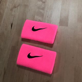 ナイキ(NIKE)のナイキ リストバンド ピンク(ウェア)