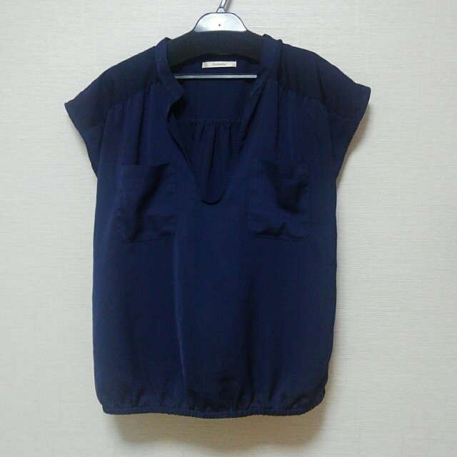 Andemiu(アンデミュウ)のアンデミュウ　ブラウス　ネイビー レディースのトップス(シャツ/ブラウス(半袖/袖なし))の商品写真