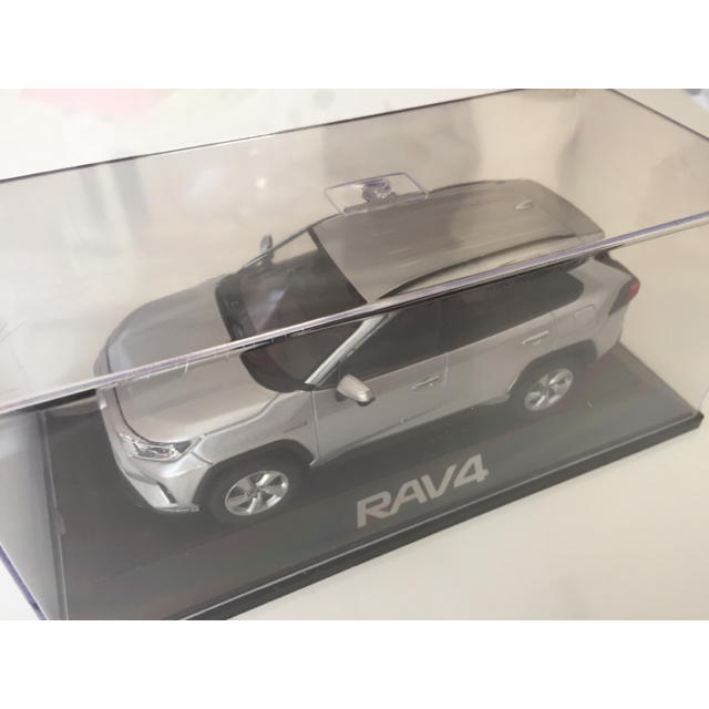 トヨタ(トヨタ)のTOYOTA RAV4 1D6 ミニカー エンタメ/ホビーのおもちゃ/ぬいぐるみ(ミニカー)の商品写真
