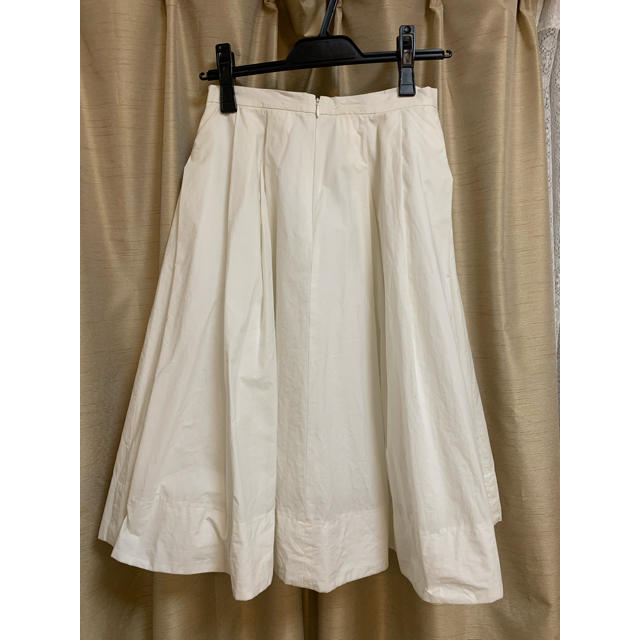 GRACE CONTINENTAL(グレースコンチネンタル)のスカート ホワイト レディースのスカート(ひざ丈スカート)の商品写真