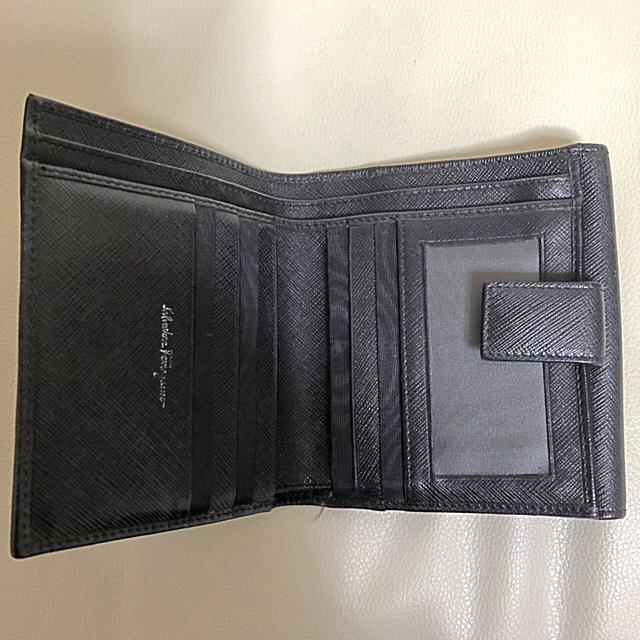 Ferragamo(フェラガモ)のフェラガモ 折り畳み財布 COACHバッグセット テルチン様専用です。 メンズのファッション小物(折り財布)の商品写真