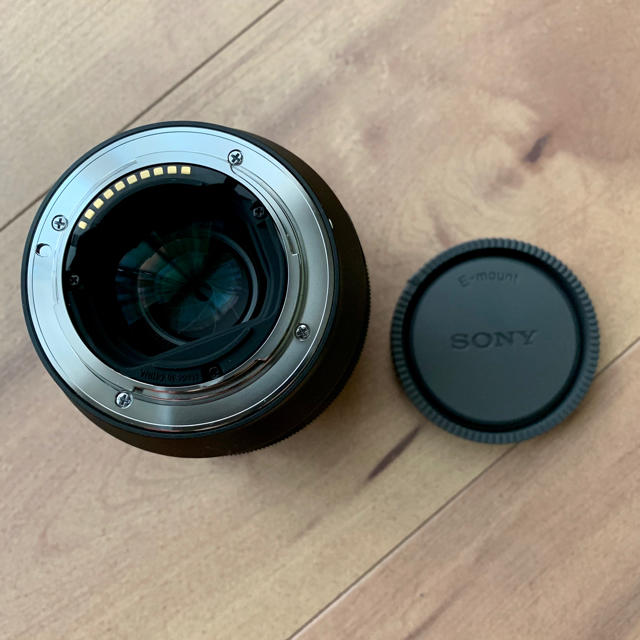 SONY(ソニー)の美品 FE 85mm F1.8 SONY 単焦点レンズ スマホ/家電/カメラのカメラ(レンズ(単焦点))の商品写真
