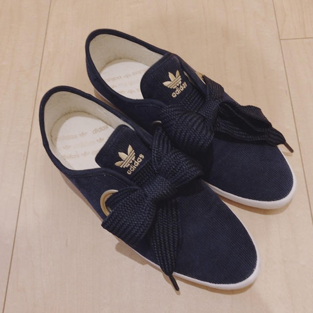 新品 adidas リレースロー