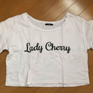 エモダ(EMODA)のEMODAショート丈ロゴ入りTシャツ(Tシャツ(半袖/袖なし))