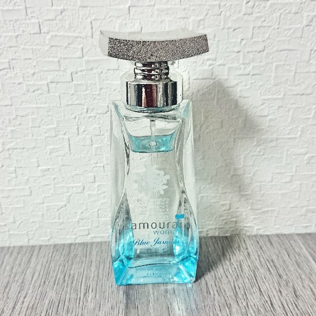 SAMOURAI(サムライ)のサムライウーマン　ブルージャスミン　オードパルファム　40ml　香水 コスメ/美容の香水(香水(女性用))の商品写真