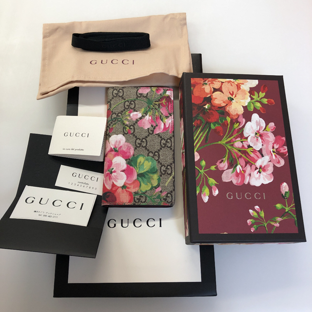 Gucci - GUCCI GGブルームス iPhone 7/8手帳型ケースの通販 by harukoto｜グッチならラクマ