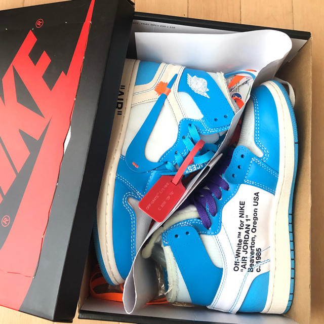 NIKE(ナイキ)のJordan 1 Off White UNC  24 cm メンズの靴/シューズ(スニーカー)の商品写真