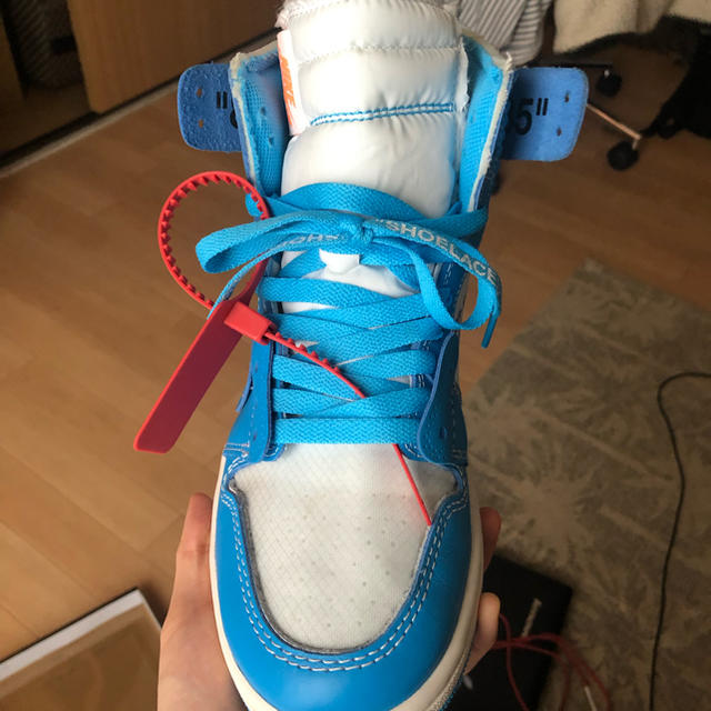 NIKE(ナイキ)のJordan 1 Off White UNC  24 cm メンズの靴/シューズ(スニーカー)の商品写真