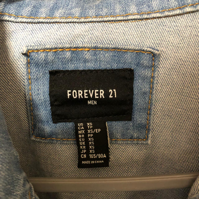 FOREVER 21(フォーエバートゥエンティーワン)のRiku様専用  ダメージＧジャン デニムジャケット  メンズのジャケット/アウター(Gジャン/デニムジャケット)の商品写真