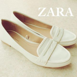 ザラ(ZARA)のZARA♡オフホワイト パンプス(ハイヒール/パンプス)