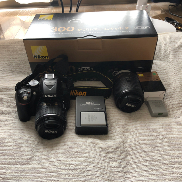 Nikon D5300 ダブルズームキット2 + 予備バッテリー