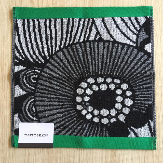 marimekko(マリメッコ)のマリメッコ ハンカチ ミニタオル 新品 レディースのファッション小物(ハンカチ)の商品写真