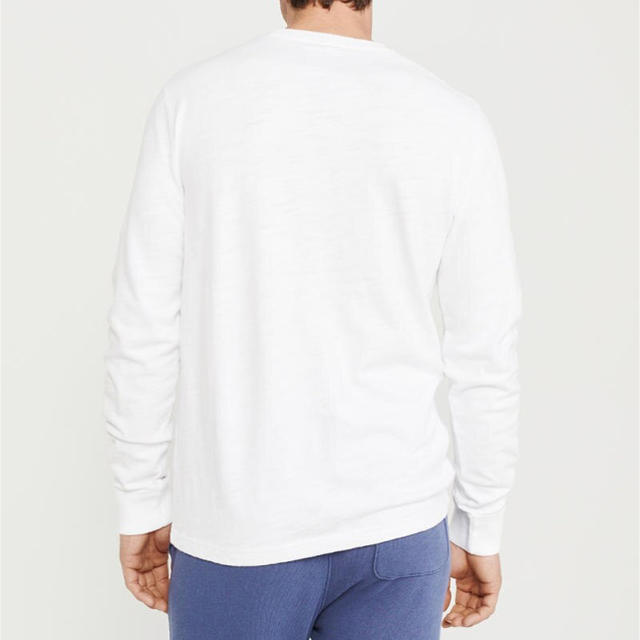 Abercrombie&Fitch(アバクロンビーアンドフィッチ)の【正規品】アバクロ A&F アップリケロゴロングTシャツ ホワイト S メンズのトップス(Tシャツ/カットソー(七分/長袖))の商品写真