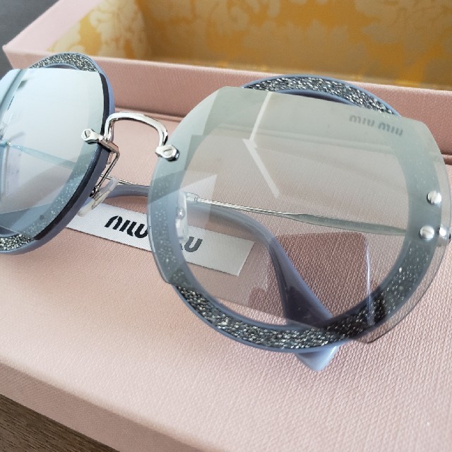miumiu(ミュウミュウ)の未使用　miu miuサングラス レディースのファッション小物(サングラス/メガネ)の商品写真