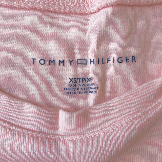 TOMMY HILFIGER(トミーヒルフィガー)の【まもなく処分】トミーヒルフィガー Tシャツ ピンク レディースのトップス(Tシャツ(半袖/袖なし))の商品写真