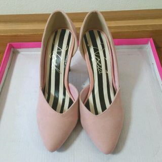 ノエラ(Noela)の新品・未使用！カッティングパンプス(ハイヒール/パンプス)