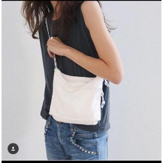 アングリッド(Ungrid)のUngrid  ダブルジップサコッシュBAG(ショルダーバッグ)