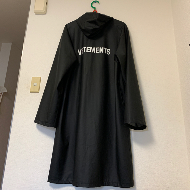 vetements rain coat