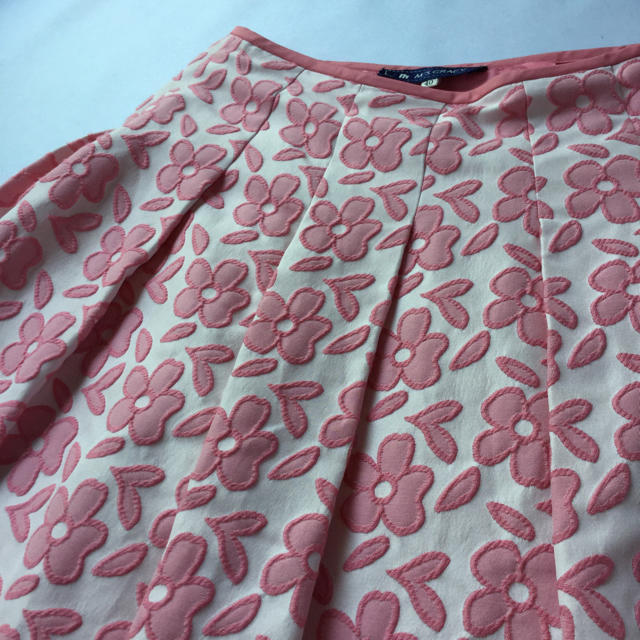 M'S GRACY(エムズグレイシー)のすずめんこ様専用♡M's GRACY お花柄 スカート ピンク レディースのスカート(ひざ丈スカート)の商品写真