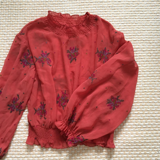 w closet(ダブルクローゼット)の刺繍のかわいいトップス レディースのトップス(シャツ/ブラウス(長袖/七分))の商品写真