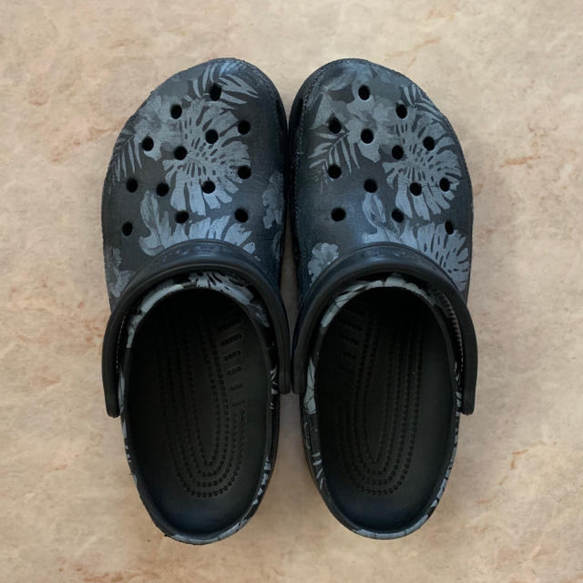 crocs(クロックス)の【正規品】CROCS クロックス サンダル アイランドカラー ネット限定 メンズの靴/シューズ(サンダル)の商品写真