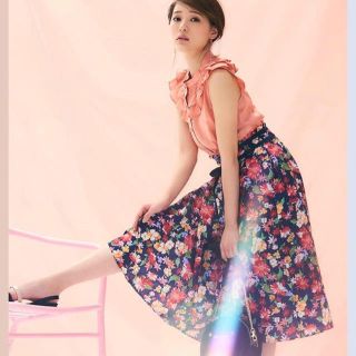 ジルバイジルスチュアート(JILL by JILLSTUART)のJILLby JILLSTUART 花柄スカート(ひざ丈スカート)