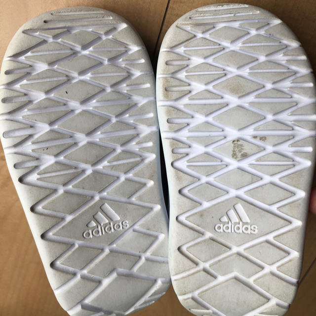 adidas(アディダス)のアディダス サンダル 13cm キッズ/ベビー/マタニティのベビー靴/シューズ(~14cm)(サンダル)の商品写真
