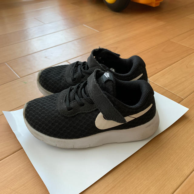 NIKE(ナイキ)のナイキ15cm キッズ/ベビー/マタニティのキッズ靴/シューズ(15cm~)(スニーカー)の商品写真